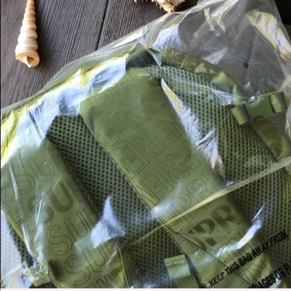 🔥🔥SUPREME- OLIVE BACKPACK🔥🔥 - Picture 7 of 8